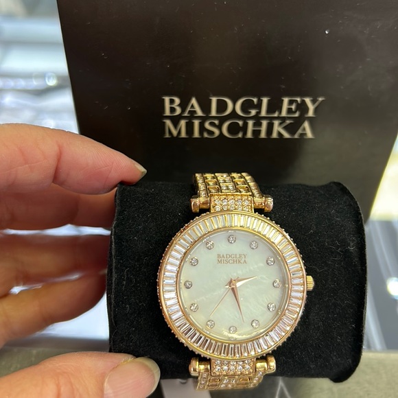 BADGLEY MISCHKA rose gold with Swarovski crystal watch - Picture 4 of 9